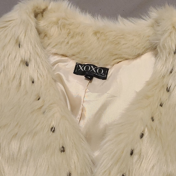 Vest - Picture 2 of 5